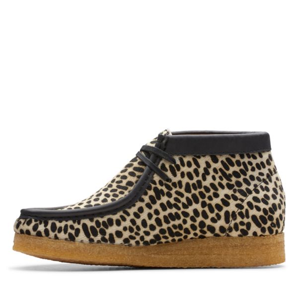 Clarks Womens Wallabee Boot Ankle Boots Cheetah Print | UK-7614592